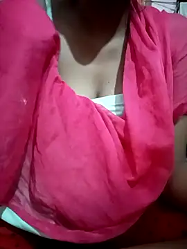 Snapshot of kaviyaponnu0987 chatting on 05.22.26 kaviyaponnu0987 online show from 05.22.26