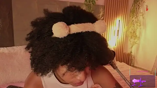 Lolalewis777 online show from 11.17.25