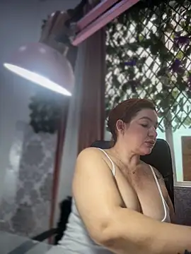 Snapshot of Bigass_curvy chatting on 03.02.26 Bigass curvy online show from 03.02.26