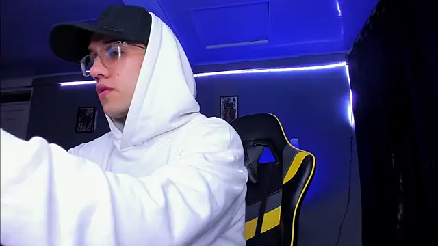 alexgiraldo   online show from 10.30.25