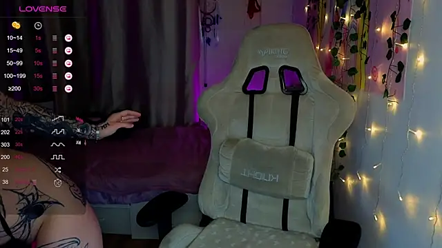 Snapshot of bunnykellyyy chatting on 02.18.26 bunnykellyyy online show from 02.18.26