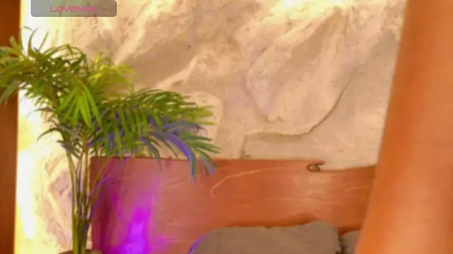 Snapshot of alisonn_moon chatting on 05.07.26 alisonn moon online show from 05.07.26