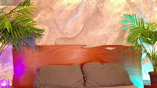 Snapshot of alisonn_moon chatting on 06.18.26 alisonn moon online show from 06.18.26