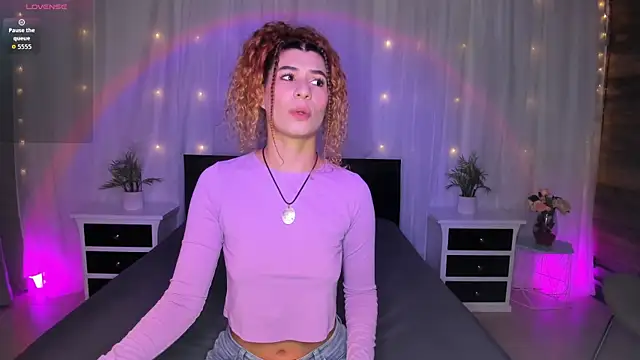 Evolet Bee online show from 09.16.25