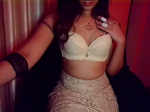 Snapshot of redruby_xoxo chatting on 11.11.25 redruby xoxo online show from 11.11.25