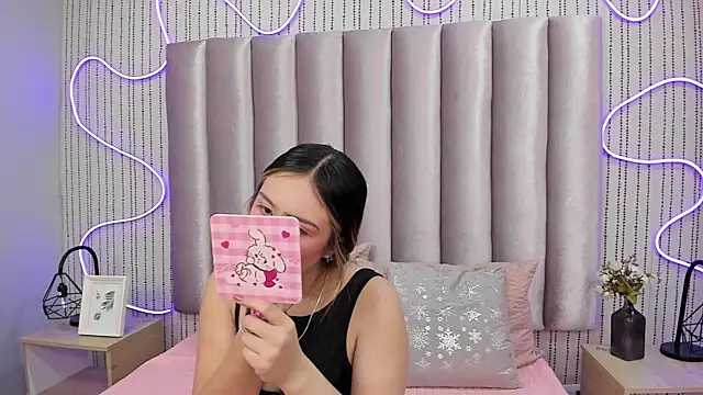 SamanthaPeachss online show from 12.19.25