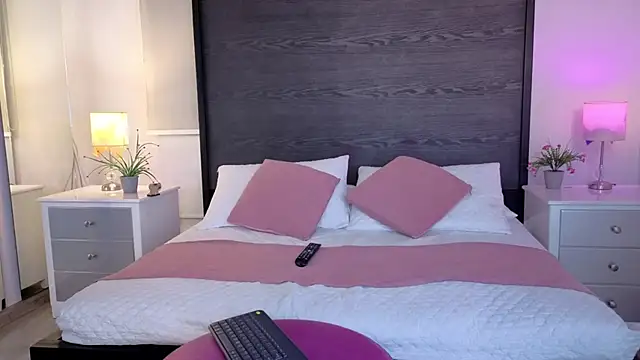 Angel yk online show from 09.18.25