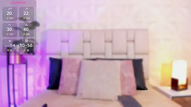 scarlettadams   online show from 10.14.25