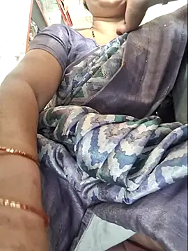 Snapshot of indianhotwife639 chatting on 08.03.26 indianhotwife639 online show from 08.03.26