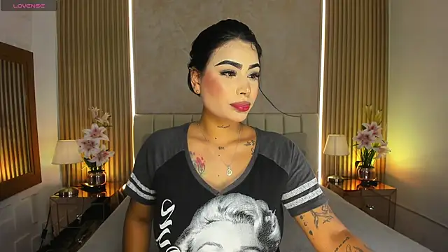 Snapshot of MaddyGray_ chatting on 05.13.26 MaddyGray online show from 05.13.26