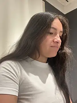 Alyha Cortes online show from 11.24.25