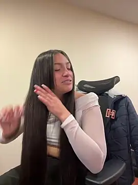 Alyha Cortes online show from 04.21.26