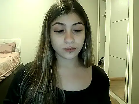 Becca B online show from 04.23.26