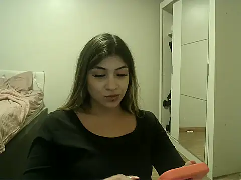 Becca B online show from 04.26.26