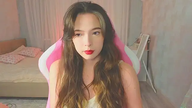 Snapshot of yuna_sunshy chatting on 10.09.25 yuna sunshy online show from 10.09.25