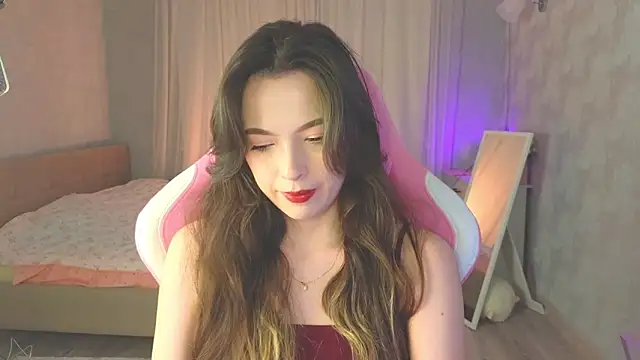 Snapshot of yuna_sunshy chatting on 11.17.25 yuna sunshy online show from 11.17.25