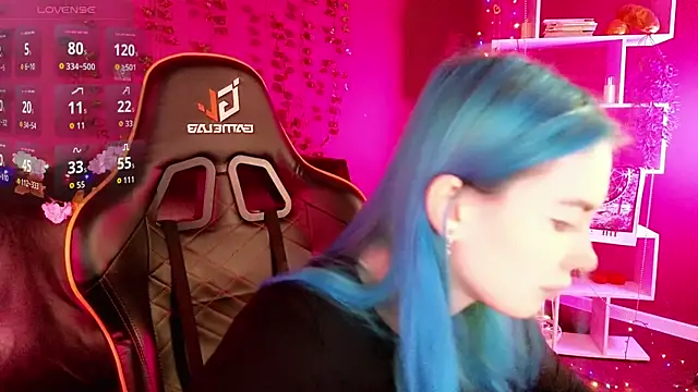 Snapshot of Kiara_Dream chatting on 09.30.25 Kiara Dream online show from 09.30.25