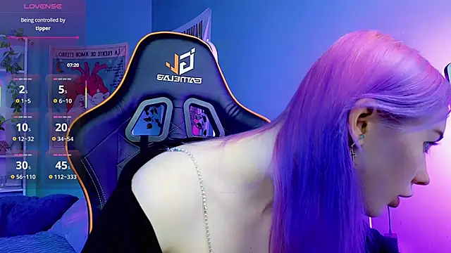 Snapshot of Kiara_Dream chatting on 10.19.25 Kiara Dream online show from 10.19.25