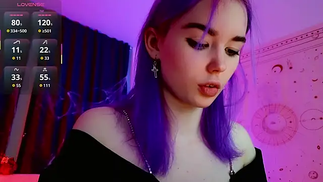 Snapshot of Kiara_Dream chatting on 10.24.25 Kiara Dream online show from 10.24.25