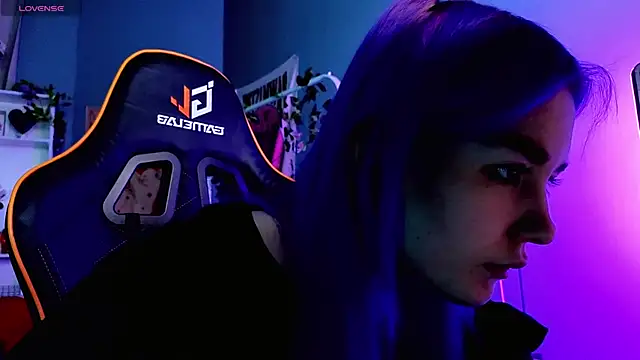 Snapshot of Kiara_Dream chatting on 11.13.25 Kiara Dream online show from 11.13.25