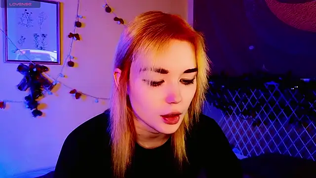 Snapshot of Kiara_Dream chatting on 01.08.26 Kiara Dream online show from 01.08.26