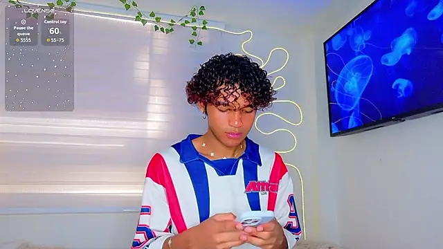 Snapshot of Aaron_Wiinter chatting on 02.03.26 Aaron Wiinter online show from 02.03.26