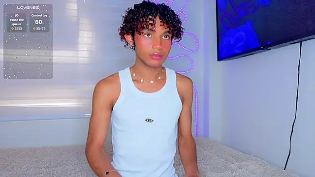 Snapshot of Aaron_Wiinter chatting on 02.07.26 Aaron Wiinter online show from 02.07.26