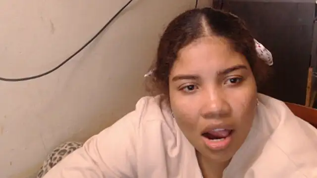 Snapshot of madelene chatting on 03.10.26 madelene online show from 03.10.26