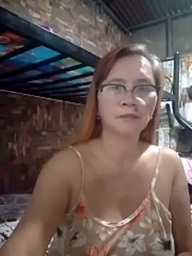 SexyHottMom online show from 04.28.26