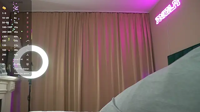 Snapshot of fordenisk chatting on 10.24.25 fordenisk online show from 10.24.25