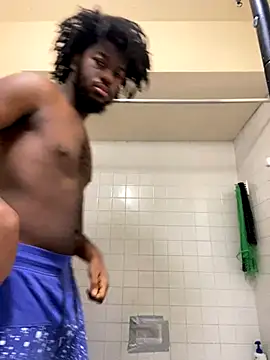 Snapshot of ThickDic28 chatting on 09.29.25 ThickDic28 online show from 09.29.25