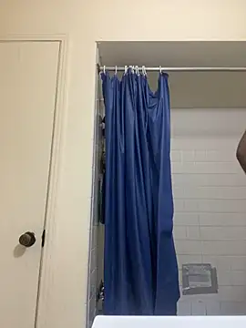 Snapshot of ThickDic28 chatting on 09.30.25 ThickDic28 online show from 09.30.25