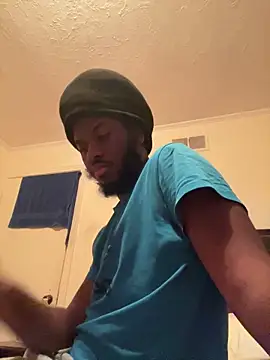 Snapshot of ThickDic28 chatting on 11.01.25 ThickDic28 online show from 11.01.25