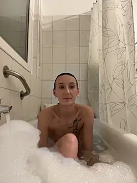 Emilia Mausi online show from 11.25.25