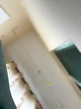 Snapshot of iSelena chatting on 10.27.25 iSelena online show from 10.27.25