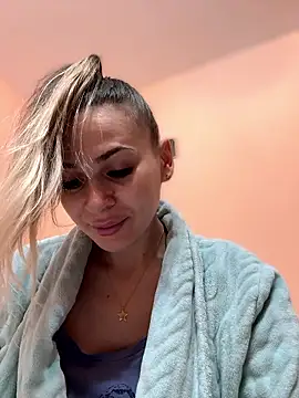 Snapshot of iSelena chatting on 01.14.26 iSelena online show from 01.14.26