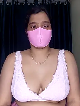 Snapshot of Rose-luckey chatting on 02.14.26 Rose-luckey online show from 02.14.26