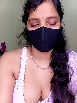Rose-luckey online show from 04.30.26