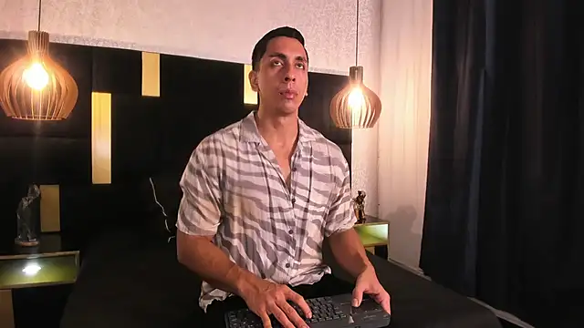Lucio  Fox online show from 05.06.26