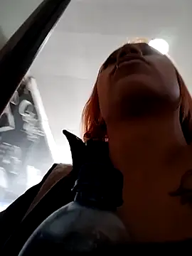 Snapshot of Zoe73_ chatting on 10.21.25 Zoe73 online show from 10.21.25