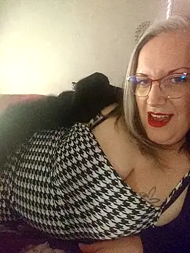 Feelineducentre online show from 01.05.26