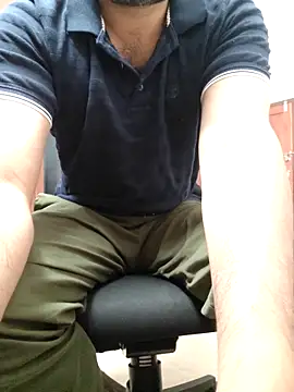 Snapshot of hairysub_india@xh chatting on 10.23.25 hairysub indiaxh online show from 10.23.25