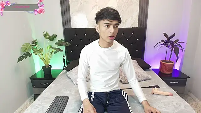 OnlyJos online show from 11.04.25