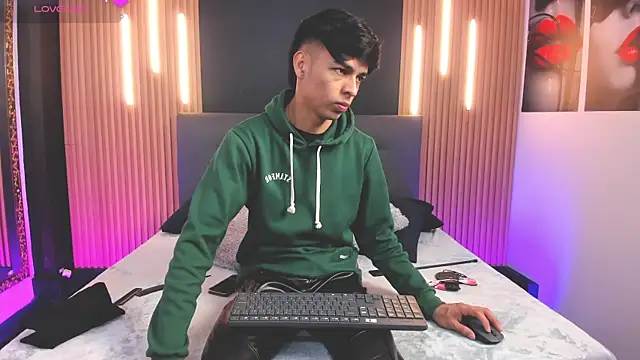 OnlyJos online show from 12.17.25