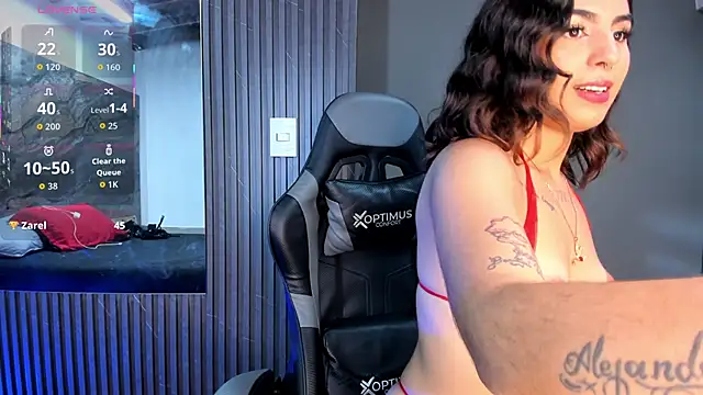 Snapshot of Gretchenn chatting on 09.24.25 Gretchenn online show from 09.24.25