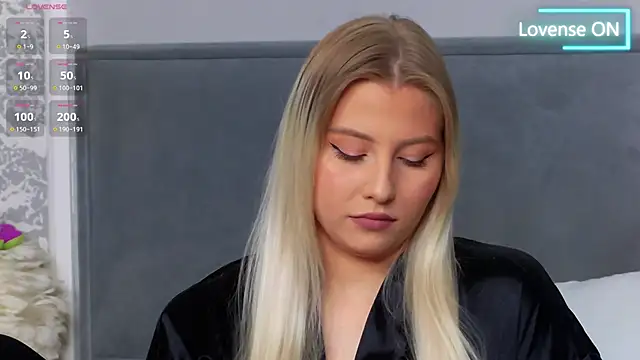 Snapshot of Amy_mit chatting on 09.25.25 Amy mit online show from 09.25.25