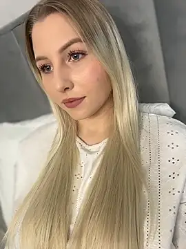 Snapshot of Amy_mit chatting on 09.29.25 Amy mit online show from 09.29.25