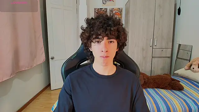 Nude Boy18 online show from 12.14.25