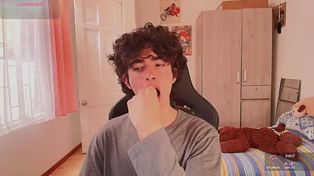 Nude Boy18 online show from 04.24.26