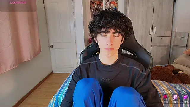 Nude Boy18 online show from 05.06.26